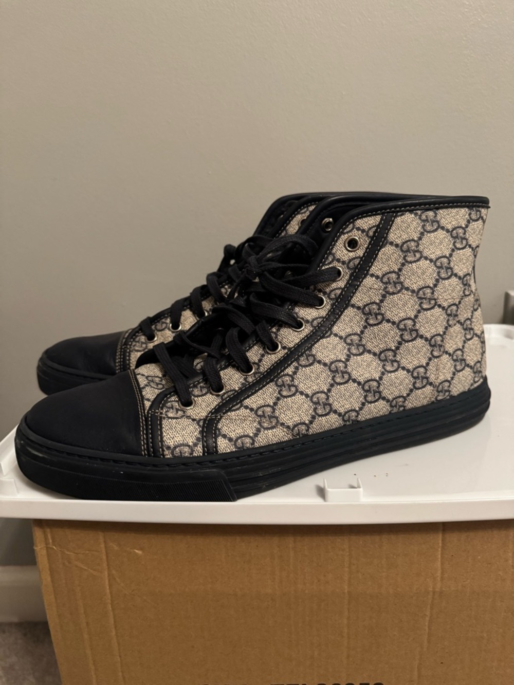 Men’s Gucci Supreme Leather Trim Sneakers